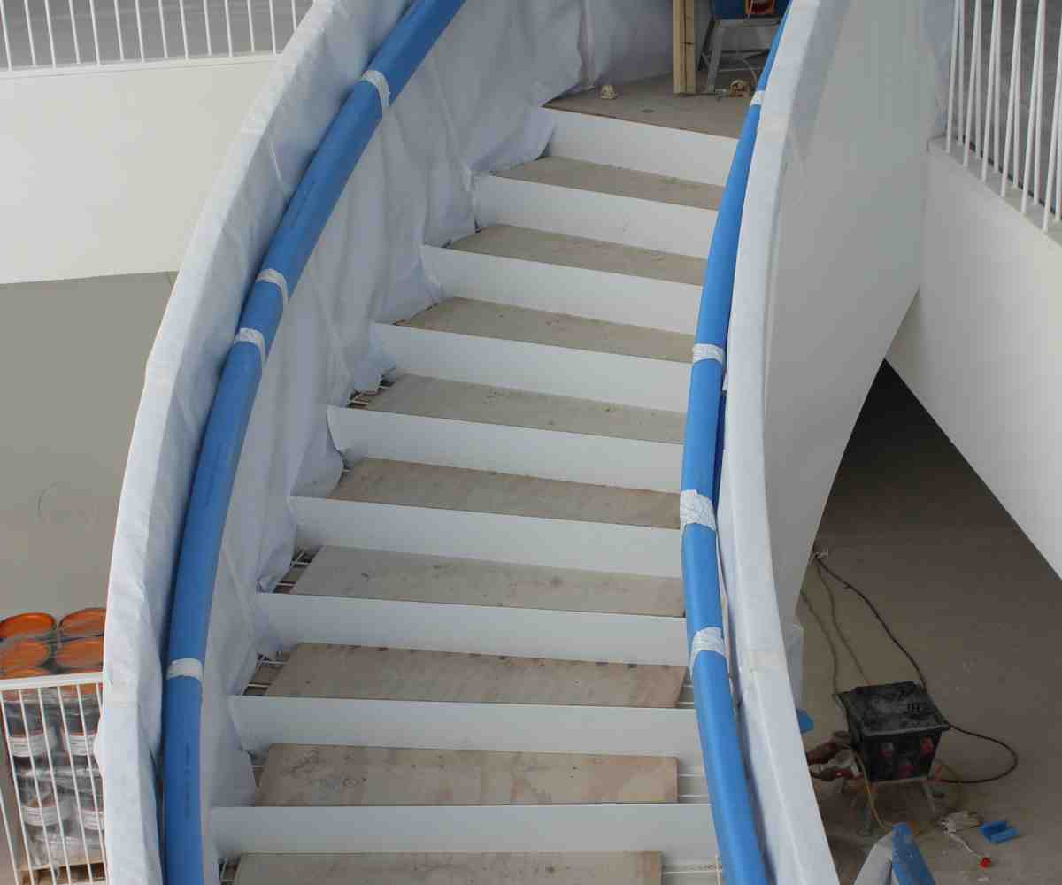 Handlauf und Treppengeländer schützen mit Frame Cover U-Profil